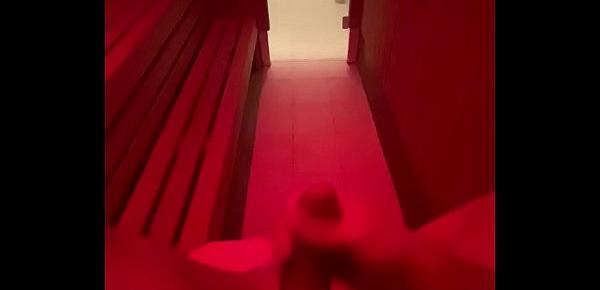  Sauna masturbation